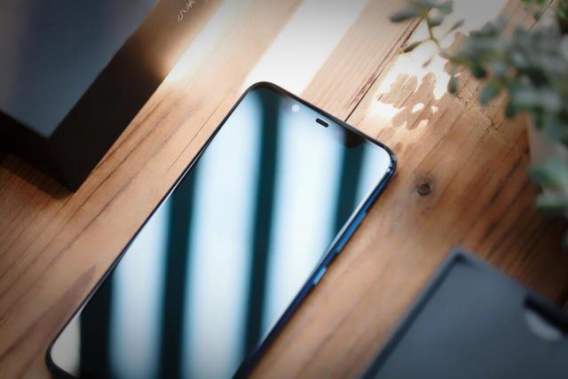 吐槽小米8刘海屏不如吐槽供货!小米8第二轮开