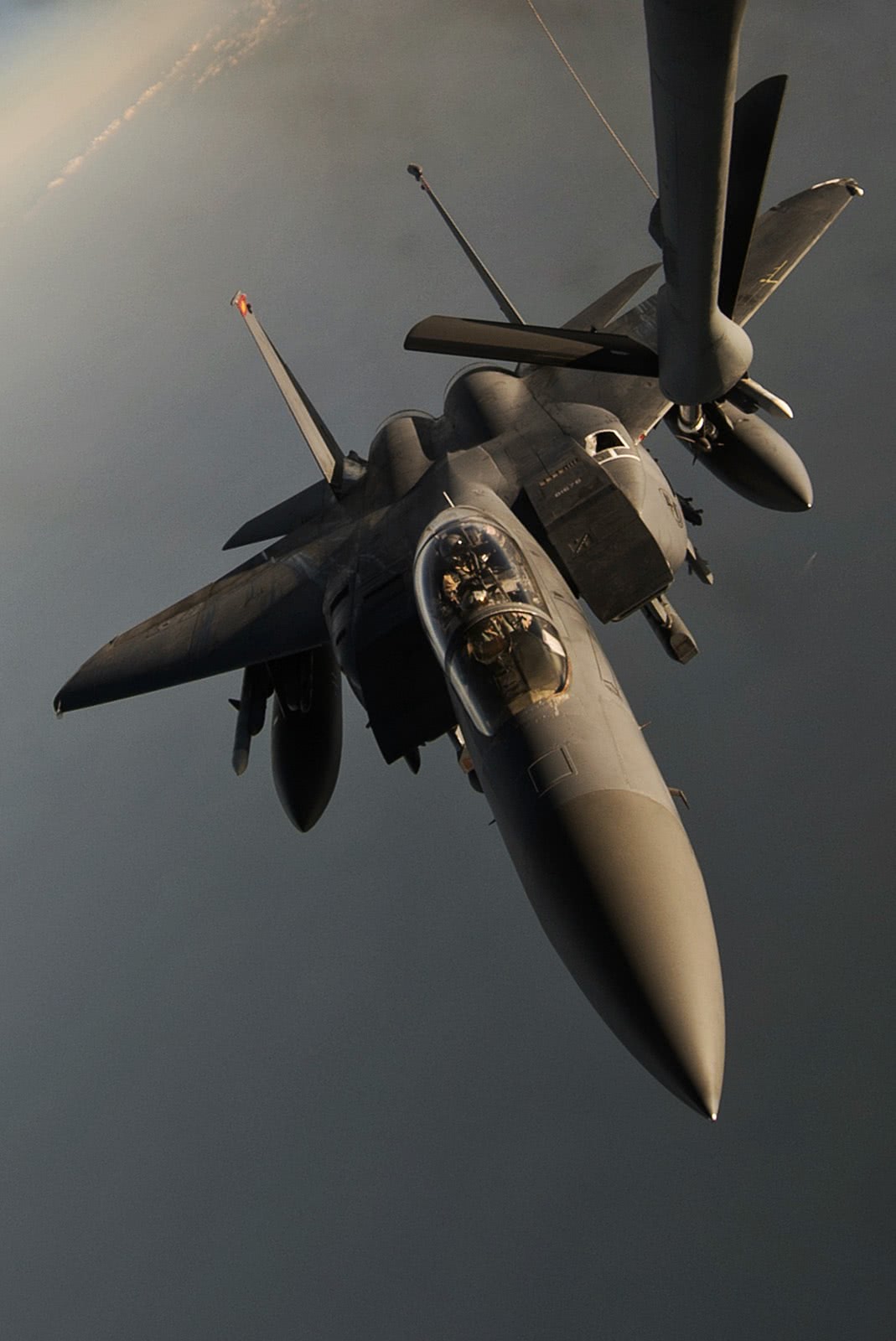 F15和的苏27战斗力哪个更强?看完对决结果就知道了!