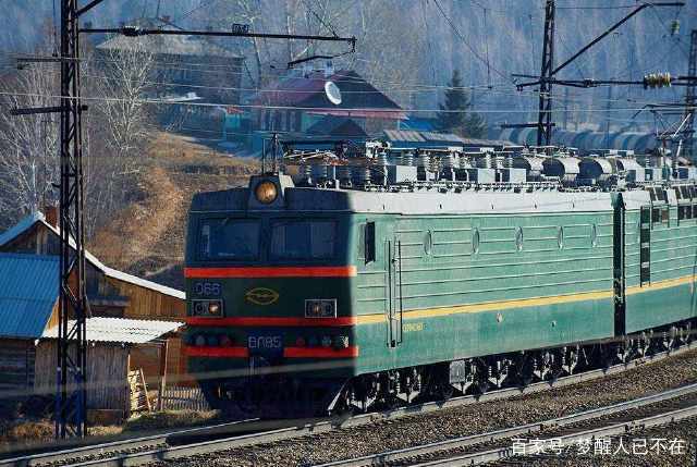 开心一刻:我和妻子正在熟睡,岳母突然进来把被