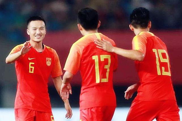 凭啥?在亚运会上,足球要受到年龄限制,而篮球