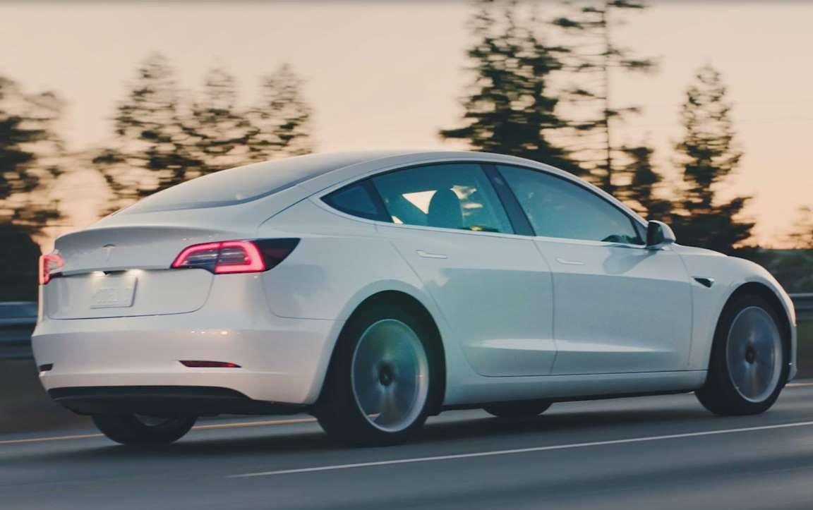 2018款特斯拉入门级轿车Model 3, 颜值高、续