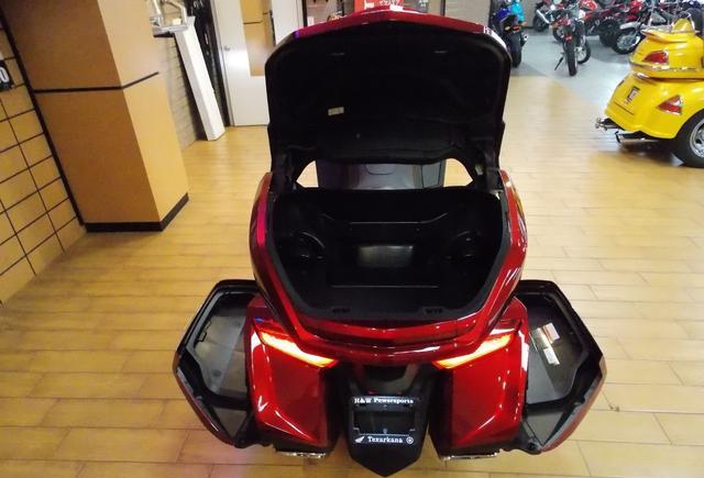 2018最新上市 本田金翼 金色之旅摩托车