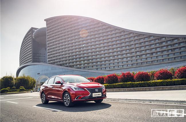 最低只要五万元，长安逸动要夺回家轿市场