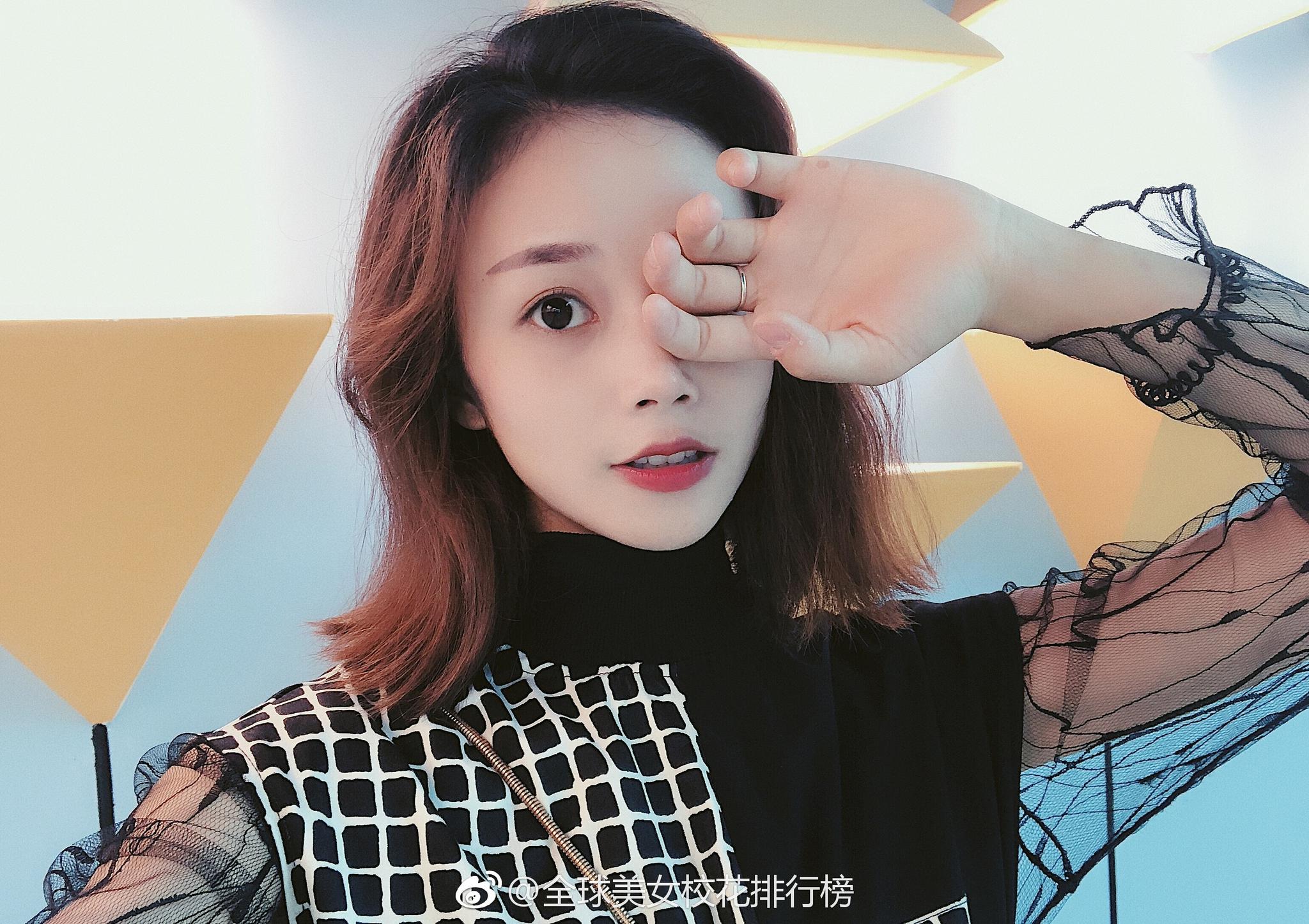 韦鑫 身高163cm 大二在校学生 来自广西柳州