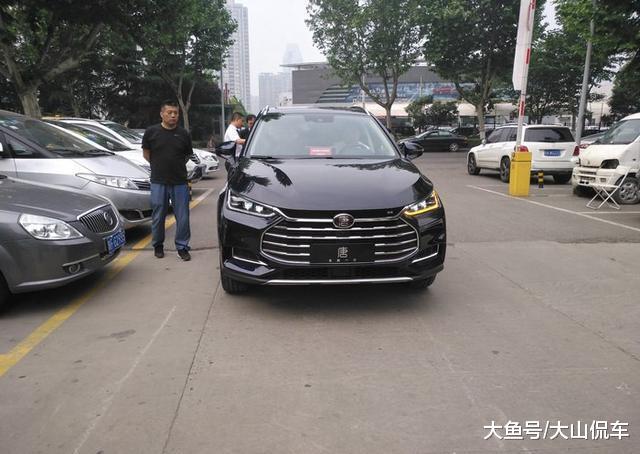 帅到掉渣: 唐二代燃油版到店实拍, 网友: 愿20万买它也不买领克02