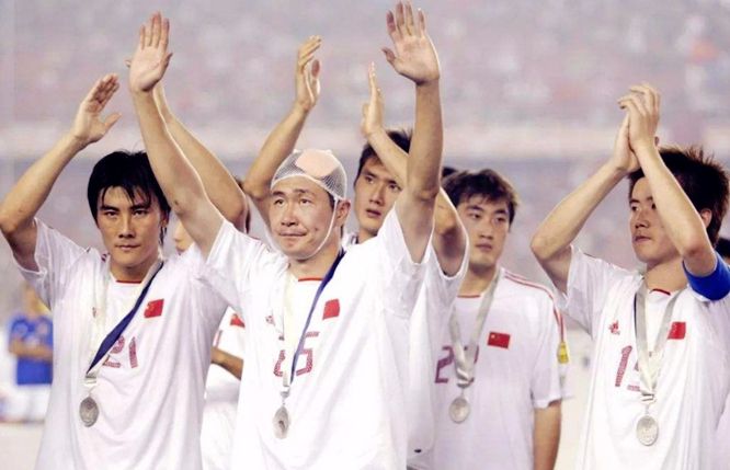 凭啥?在亚运会上,足球要受到年龄限制,而篮球