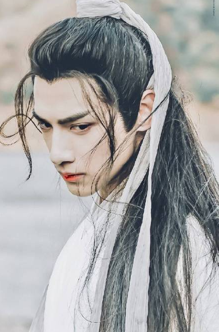 哪位明星自带流量最多?蔡徐坤登顶,易烊千玺迪