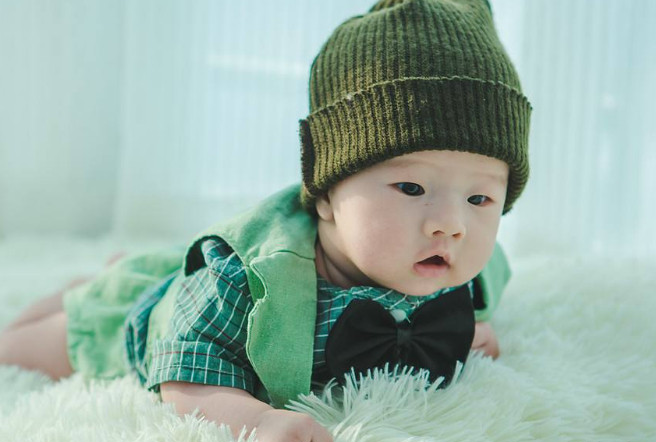 宝宝热痱子怎么治好得快,教你几招实用的小办