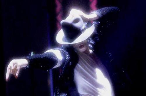 迈克杰克逊: 我去过中国开演唱会, 在台湾。