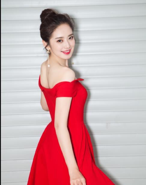 美女主持人刘烨绝美大片,同一个背景,不同的穿搭,貌美