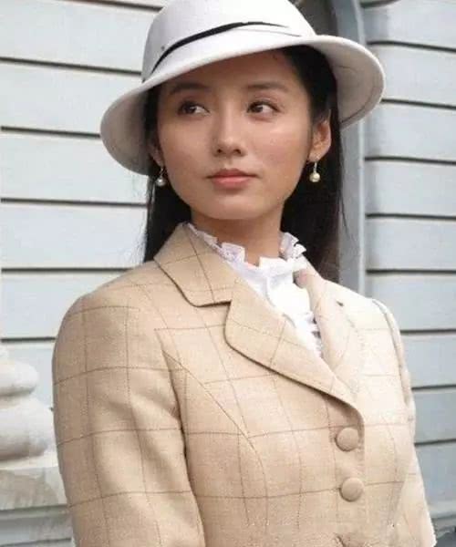 她被评圈中旺夫成龙相，美得自然却默默无闻 今嫁“东华上仙