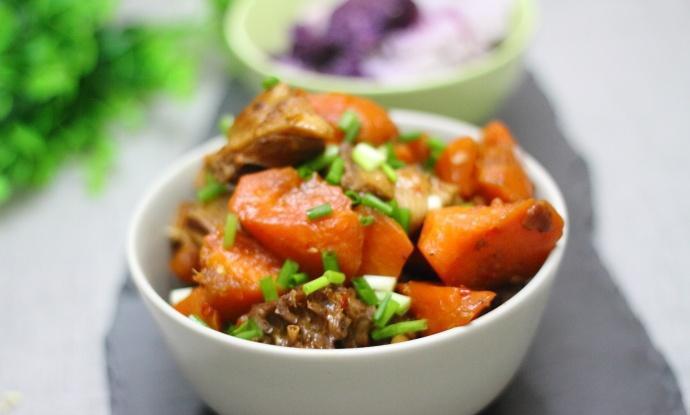 平罗人教你做红萝卜烧鸭肉, 一道低热量的美食