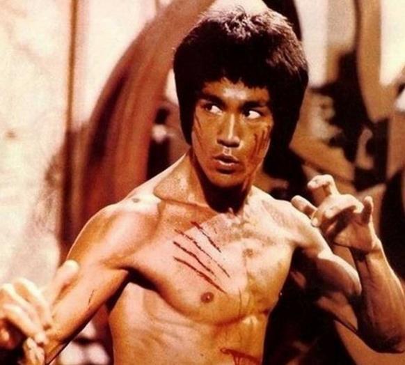 盘点三位功夫之王座驾,看到李小龙的座驾,成龙也认输