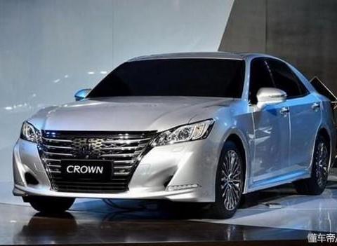 皇冠低配和迈腾380怎么选？三大件哪个更好一些？！