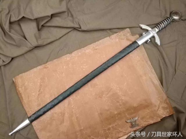 索林根天秤标,珍贵的二战收藏品——二战纳粹德国空军长剑