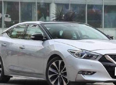 它的颜值比奔驰宝马高配电吸门和Bose音响，如今跌到23万卖不动