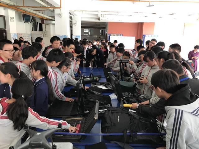 平安校园行走进昆明市外国语学校