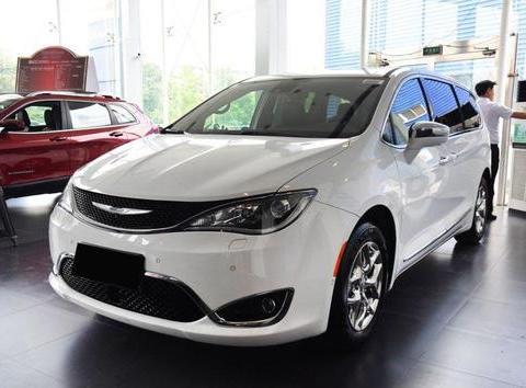 售价不到50万的美系MPV，外观低调内饰奢华，懂车的人都买它！