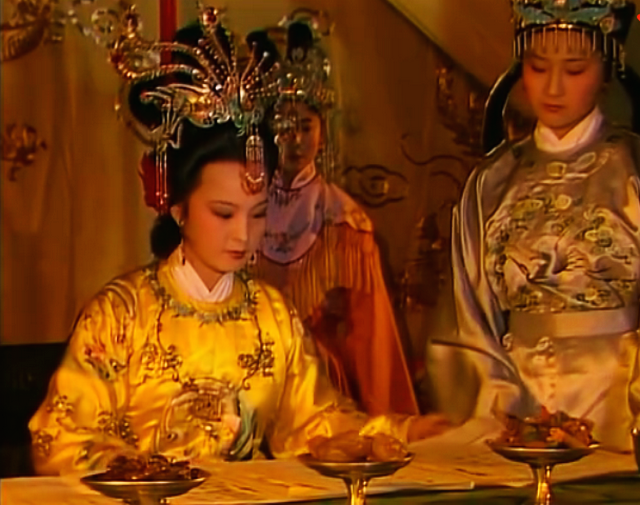 贾宝玉和林黛玉写的四首五律，中心立意都在首联的最后三字
