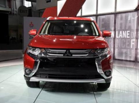 三菱16万爆款车！大7座配四驱，外观霸气超路虎，越野不输汉兰达