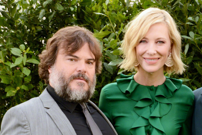 《墙上有一个钟的房子》伦敦全球首映礼