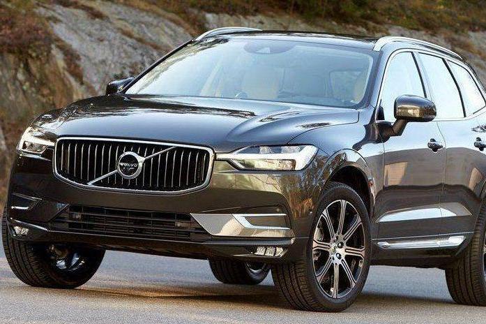 别再捧奔驰GLC了！这车直降4万，比奥迪Q5划算，33万配置更厚道