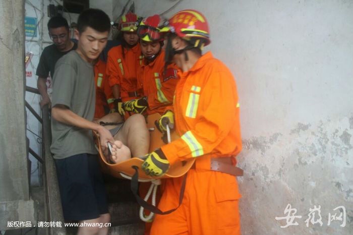 萧县一男子突发脑梗塞昏迷 体重200多斤求助消