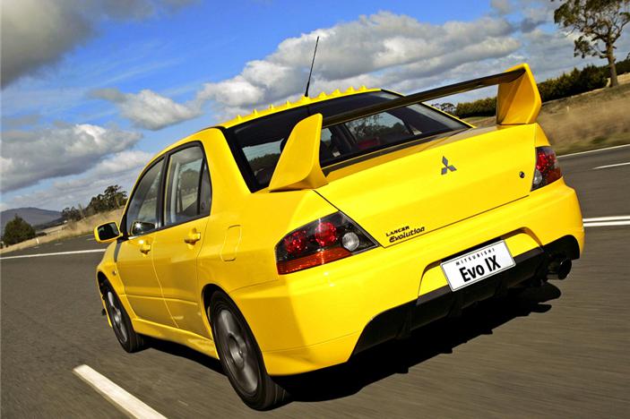 这台十二年前的四门轿车居然还能升值10万！