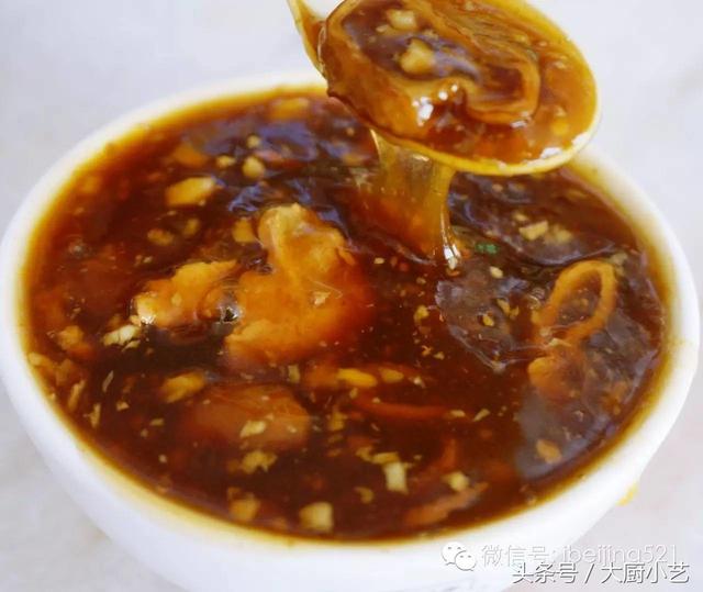 老北京炒肝儿，芡亮汁浓、肠耙肝脆、蒜香扑鼻，不愧为京城第一味