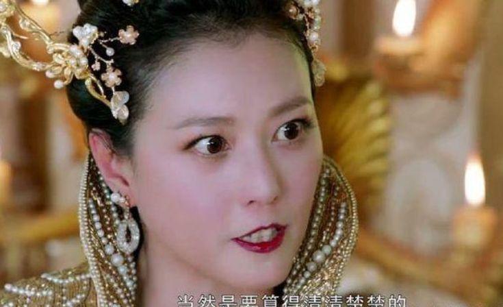 明星发怒时: baby瞪眼, 李沁瞪眼, 杨幂瞪眼, 只有热巴不一样