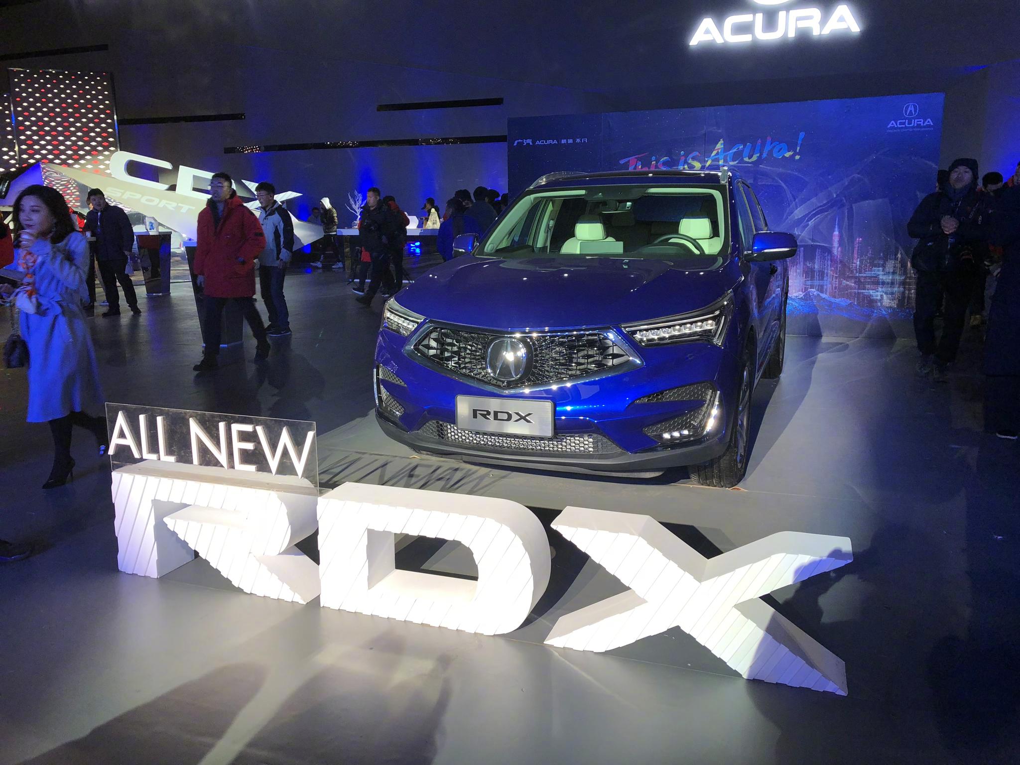 售价为32.8万-43.8万元，动力方面