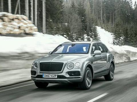 宾利低头了！顶级SUV跌价129万，果断放弃卡宴买它