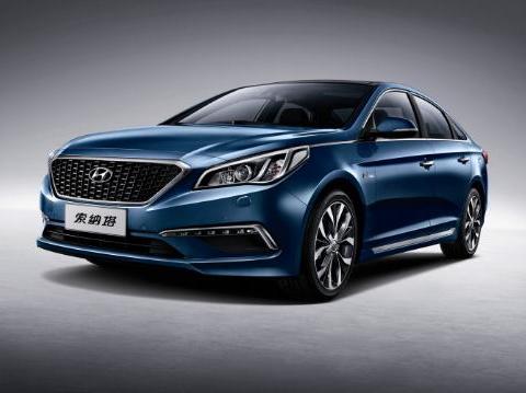 索纳塔空间后备箱很大，油耗低，适合工薪不太高的群体消费