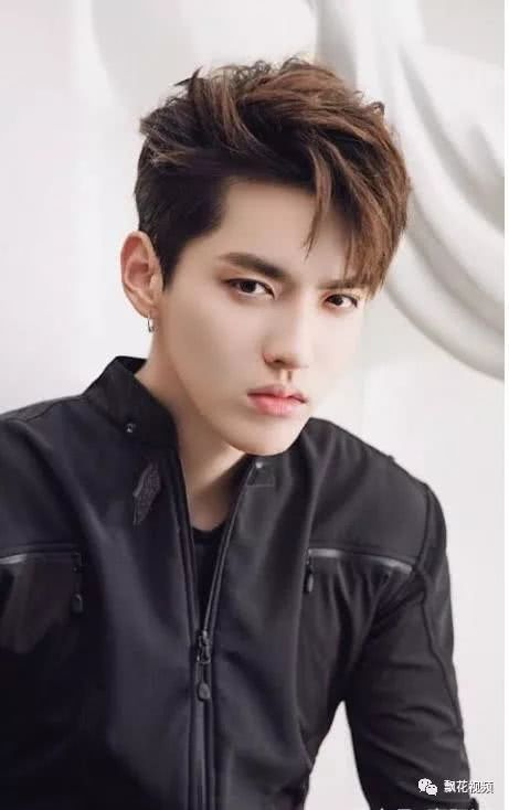 吴亦凡,娱乐圈最帅的男星,几张照片告诉你为什么!