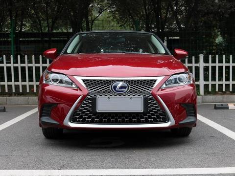 这车卖22万，宝马车主嘲笑买它的人不懂车，车主却说开奔驰没品味