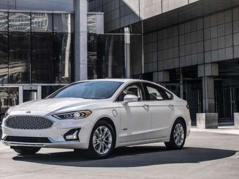 全新美式豪华座驾整容归来，外观更运动，或16万起凌渡没戏了