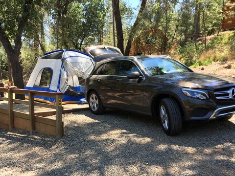 2017梅赛德斯奔驰GLC300在优胜美地露营，在2018年参加年度测试