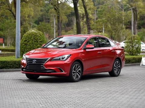 不到10万就有主动刹车, 内饰豪华堪比20万, 这价还不值丐版朗逸?