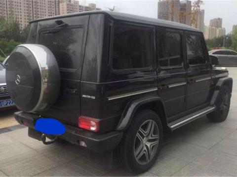 北京街头偶遇一辆250万越野车，看到车牌那一刻，才知其霸气！