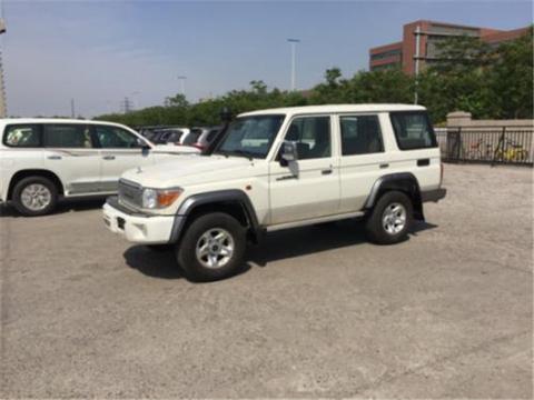 北京某小区看到一辆70万丰田陆巡，本不会惊讶，但车牌实在太霸气