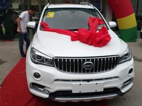 河南小伙花了9万元买辆SWM斯威X7，朋友：这车很宝马