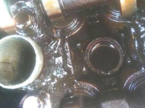 机油发黑就换？怎么正确判断机油需要更换！别错过最佳使用期！