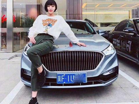 红旗H5保定全国上照首开，网友：妹子比车好看！