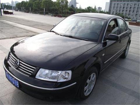 14年的帕萨特，被车主一顿爆改，上街回头率不输百万豪车！