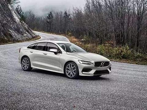 豪华中型车市场又一高手来了，准备放弃三缸宝马3系？