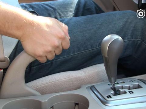 刹车失灵怎么办？真实经验告诉你，如何你死里逃生！