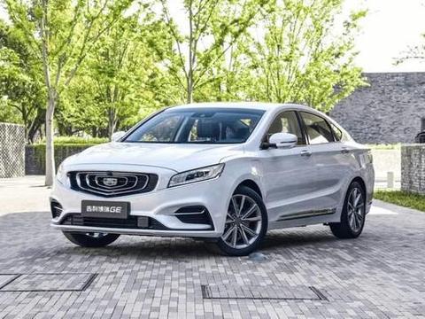 拥有沃尔沃技术加持，百公里油耗仅1.6L售18万，凯美瑞被完虐！