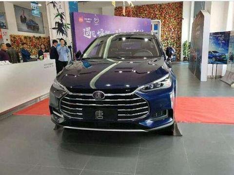 比亚迪换代唐燃油版实车到店, 没有悬浮车顶和电子档把, 售价曝光