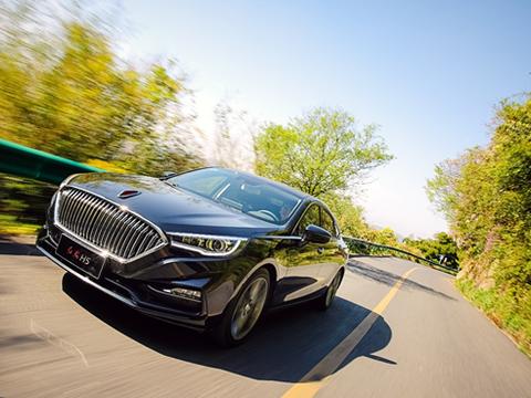 不足15万的起售价，空间不输迈腾，还能圆你一个红旗梦的国民豪车