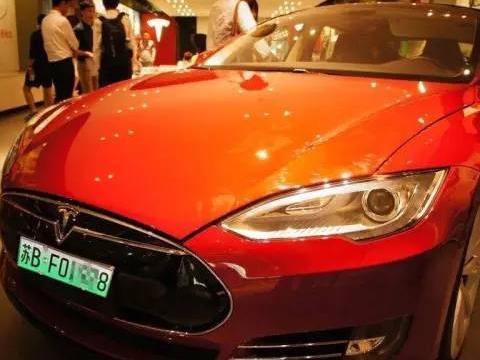 十一月发行“原谅色”车牌，成都地区”福利”多多